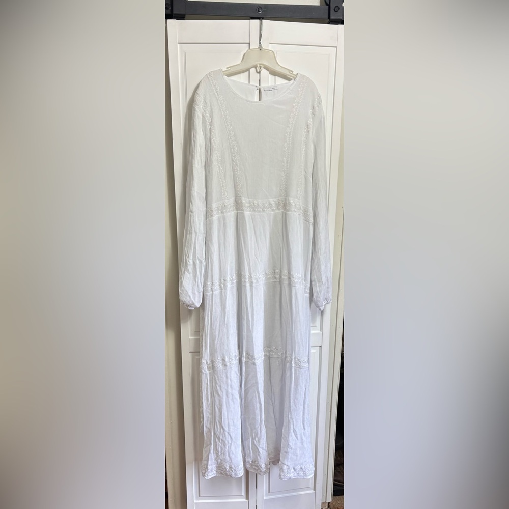 DM Fashion Elegant White Embroidered Dress